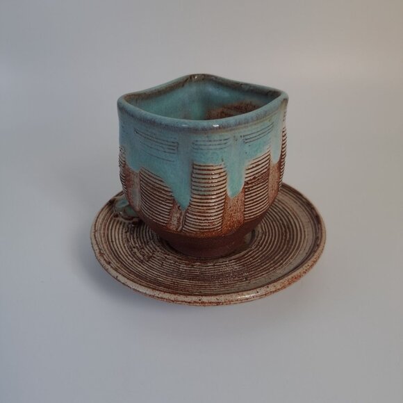 Handcrafted Ceramic Square Cup Saucer Set With Textured Design - Picture 3 of 15